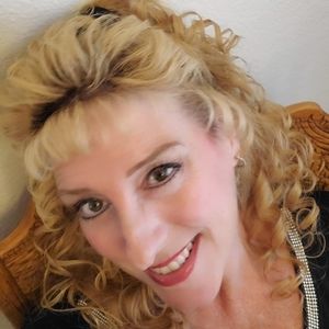 Meet your Posher, Cristine